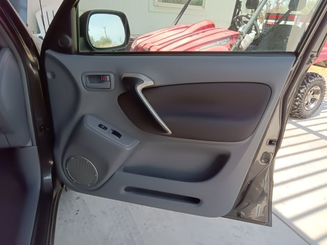 2003 RAV4 (29).jpg